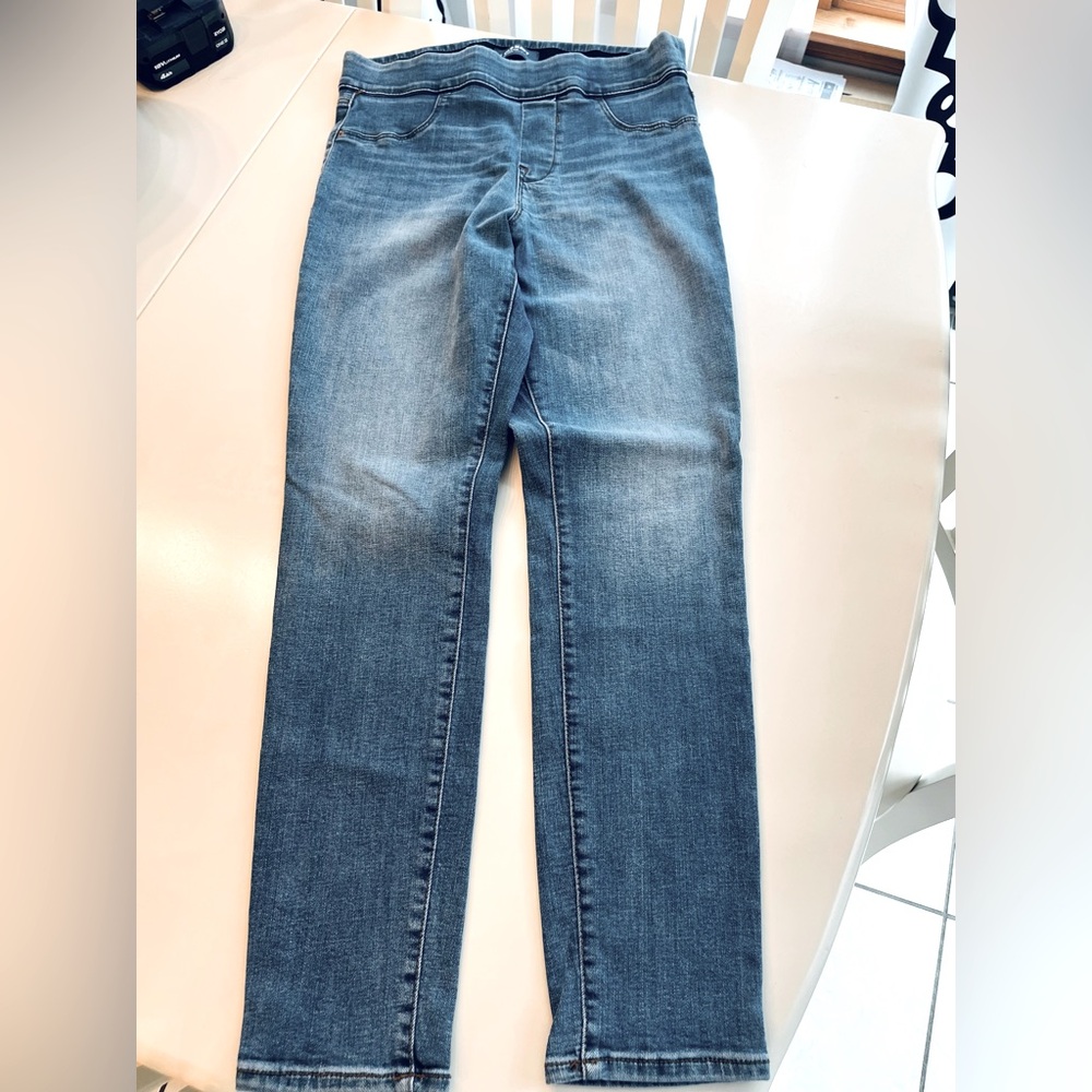 Old Navy rockstar midrise pull on Jeans size 12, Used